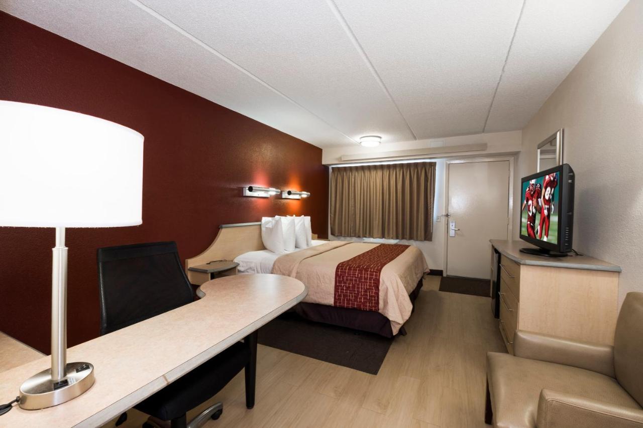 Red Roof Inn Cincinnati Northeast - Blue Ash Buitenkant foto
