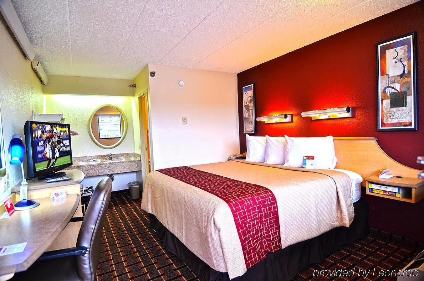 Red Roof Inn Cincinnati Northeast - Blue Ash Buitenkant foto