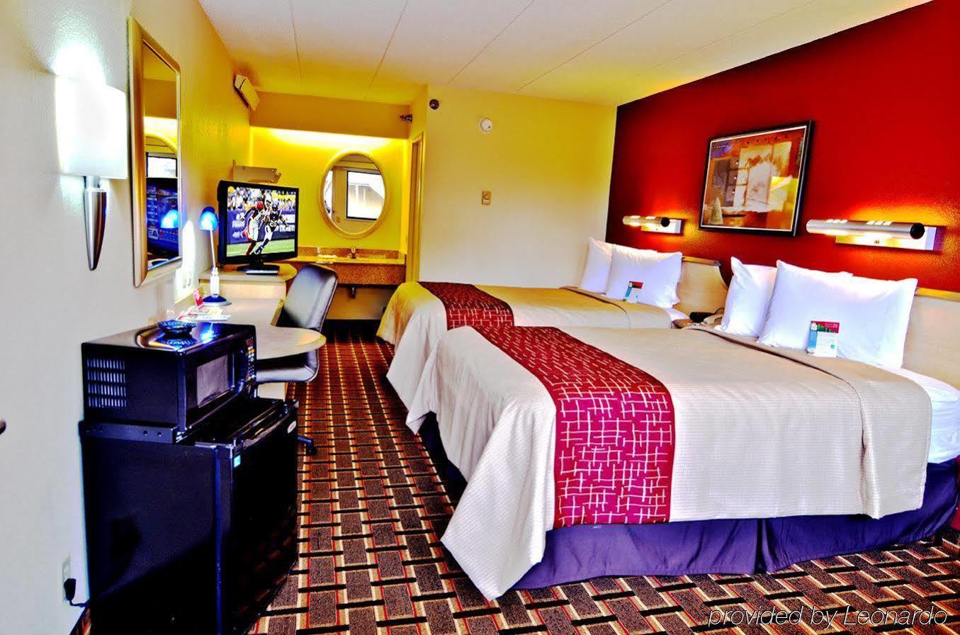 Red Roof Inn Cincinnati Northeast - Blue Ash Buitenkant foto